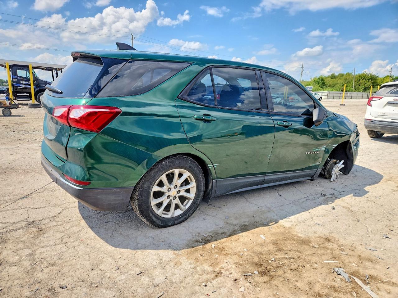 2018 Chevrolet Equinox Ls - Фото 3