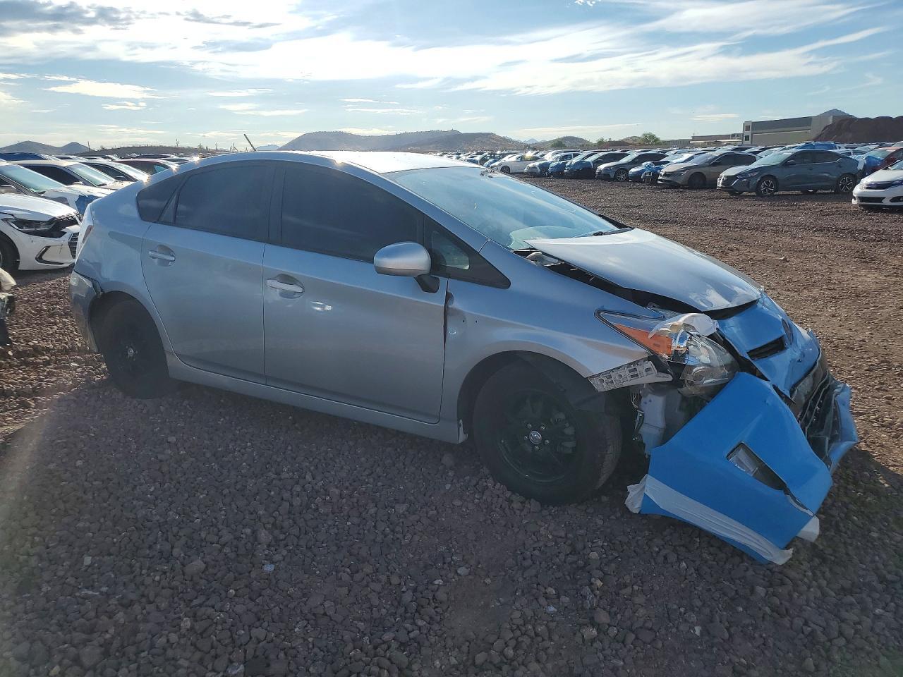 2015 Toyota Prius Two - Фото 4