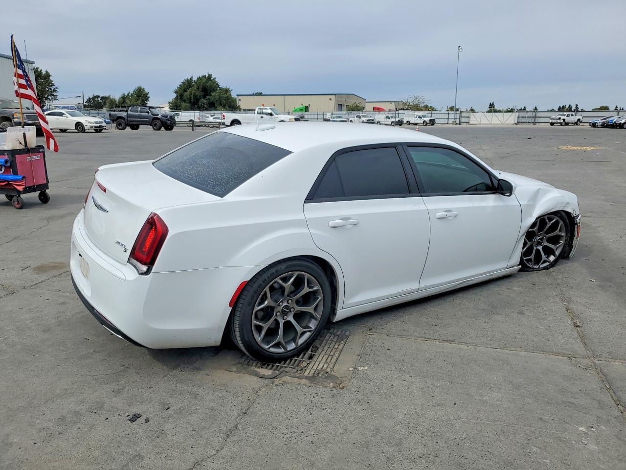 2018 Chrysler 300 S - Image 3