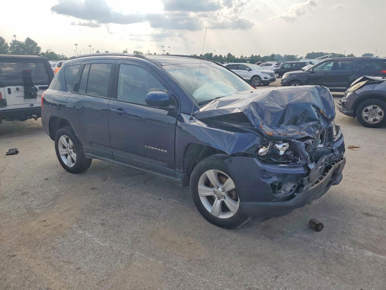 2015 Jeep Compass Latitude - Фото 4