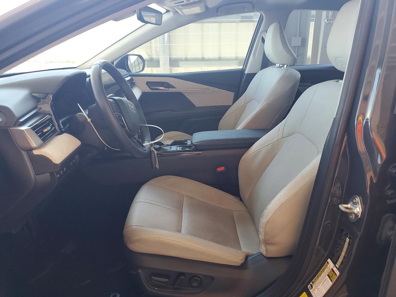 2025 Toyota Camry Xle - Image 7