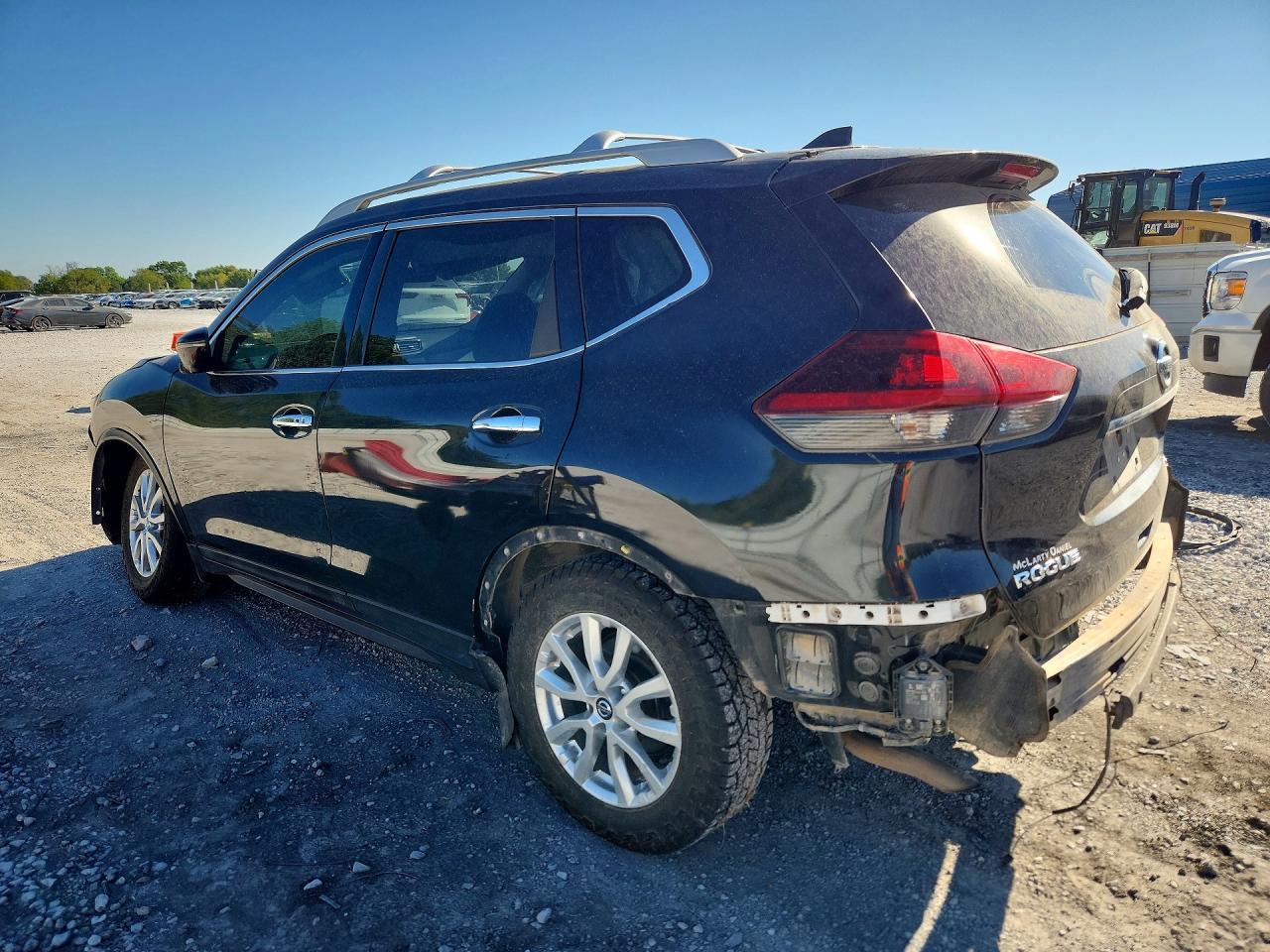 2018 Nissan Rogue Sv - Image 2