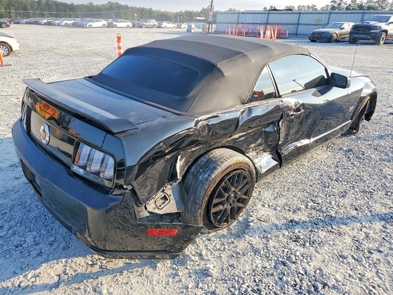 2006 Ford Mustang Gt - Фото 3