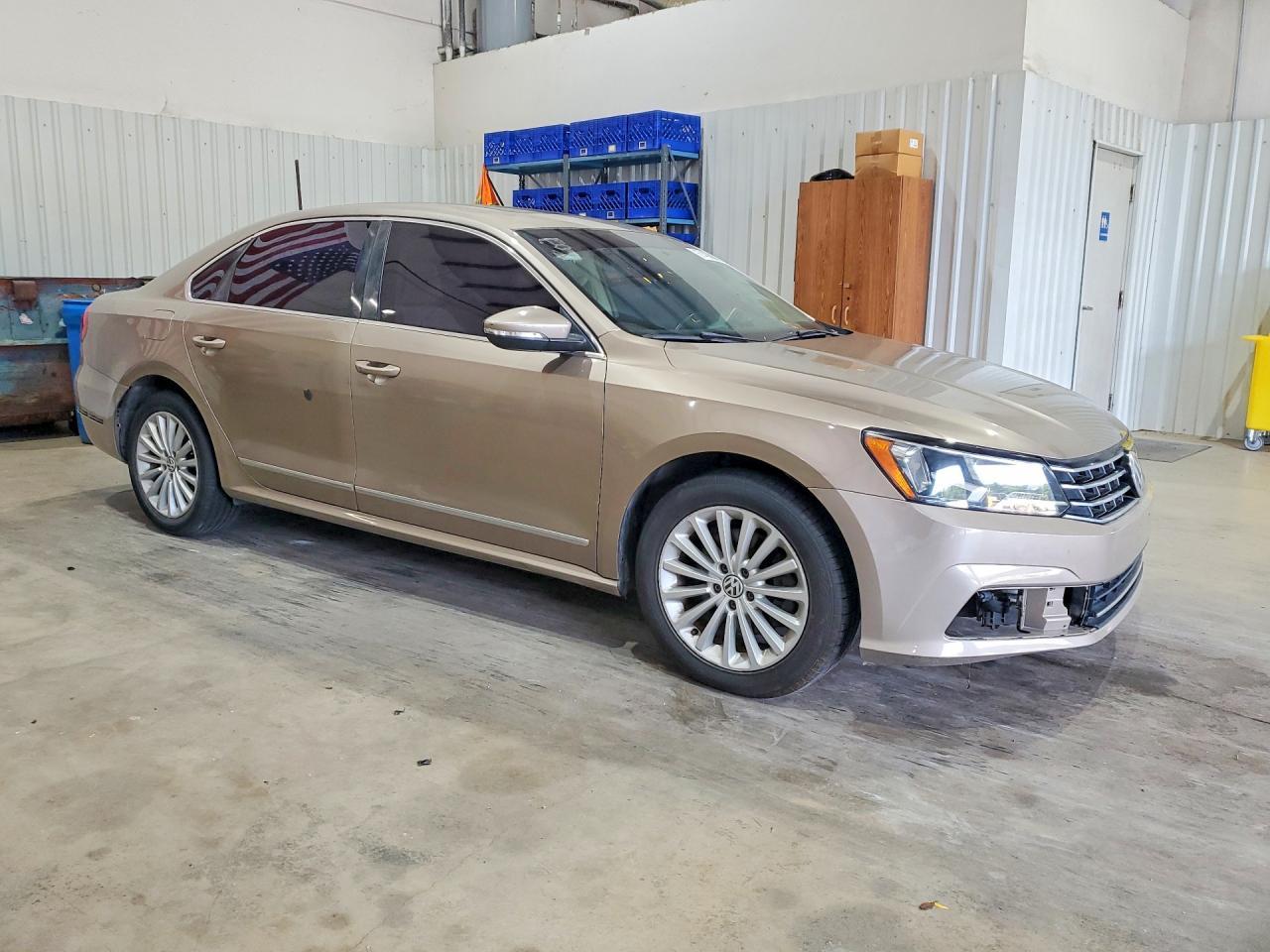 2016 Volkswagen Passat Se - Фото 4