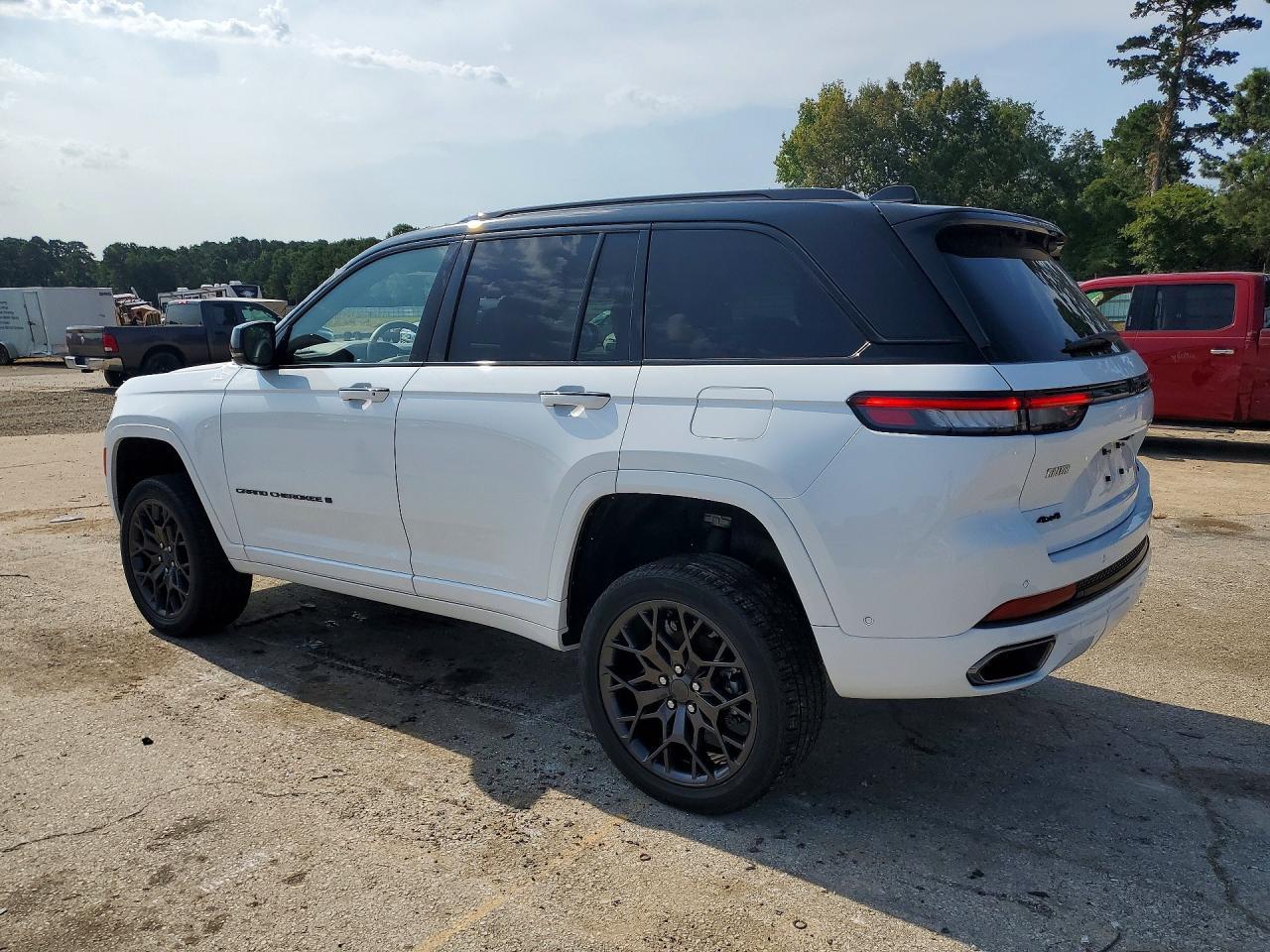 2025 Jeep Grand Cherokee Summit - Фото 2