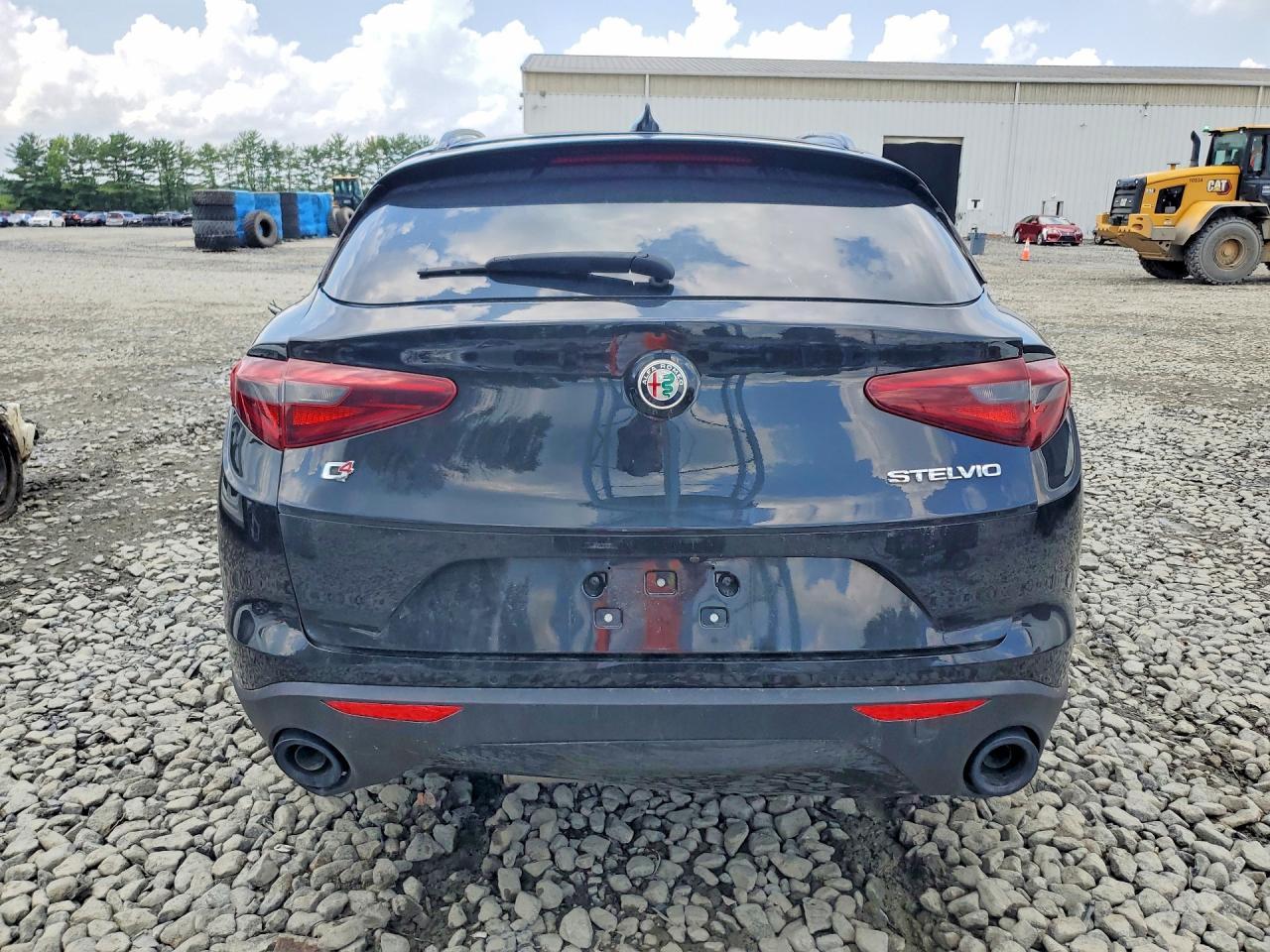 2022 Alfa Romeo Stelvio - Фото 6