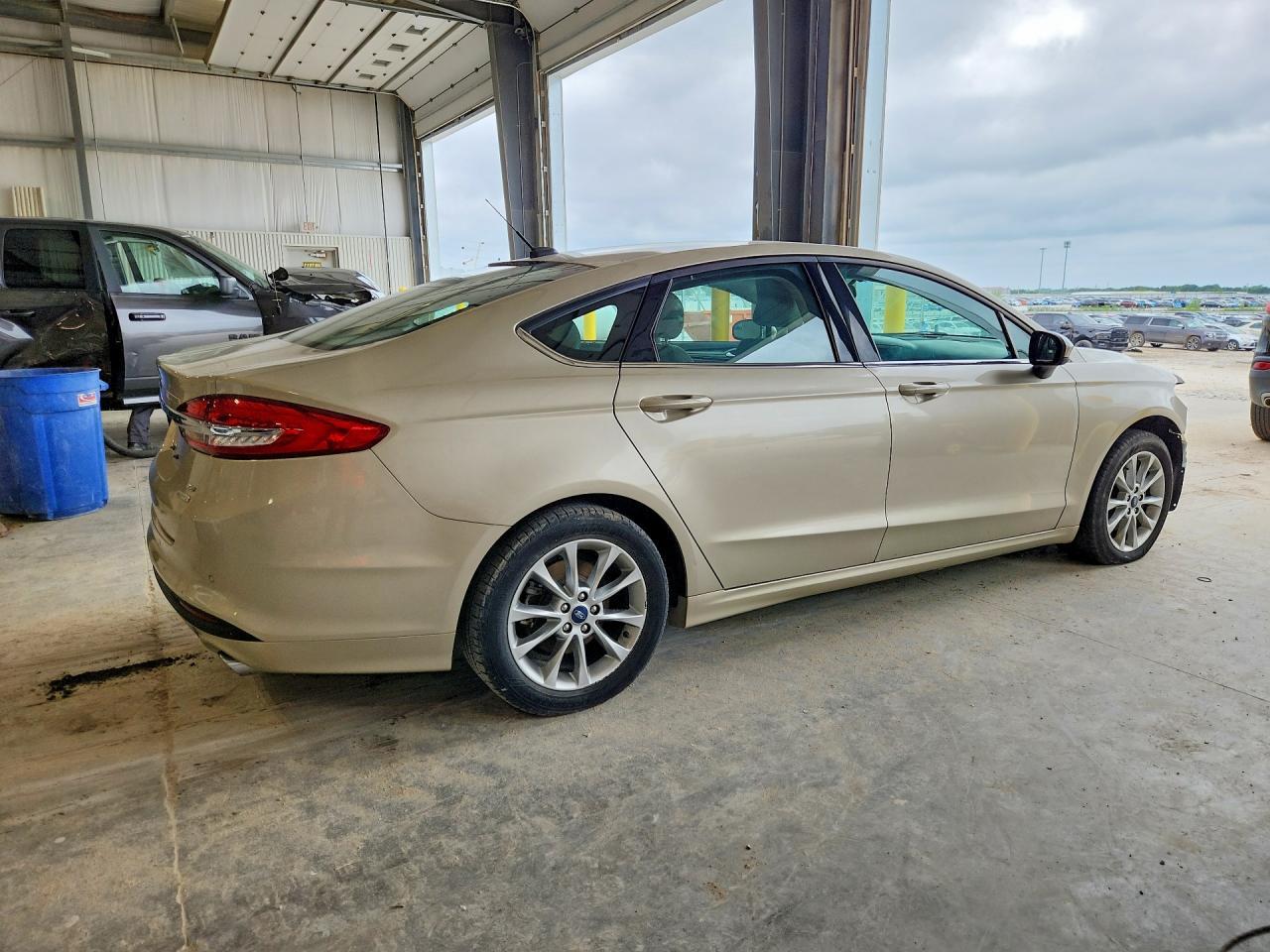 2017 Ford Fusion Se - Фото 3