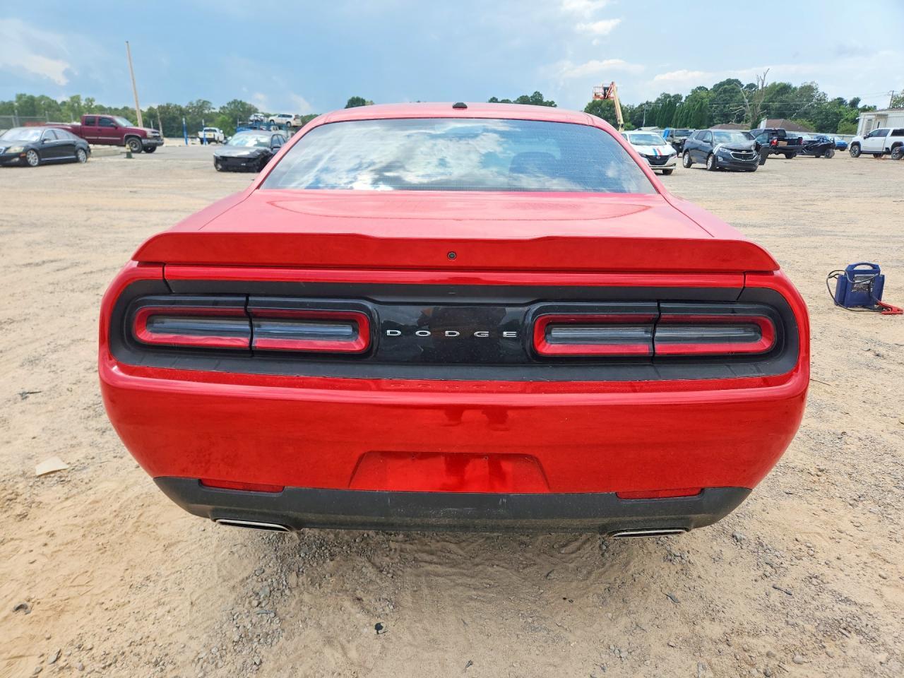 2022 Dodge Challenger Sxt - Фото 6