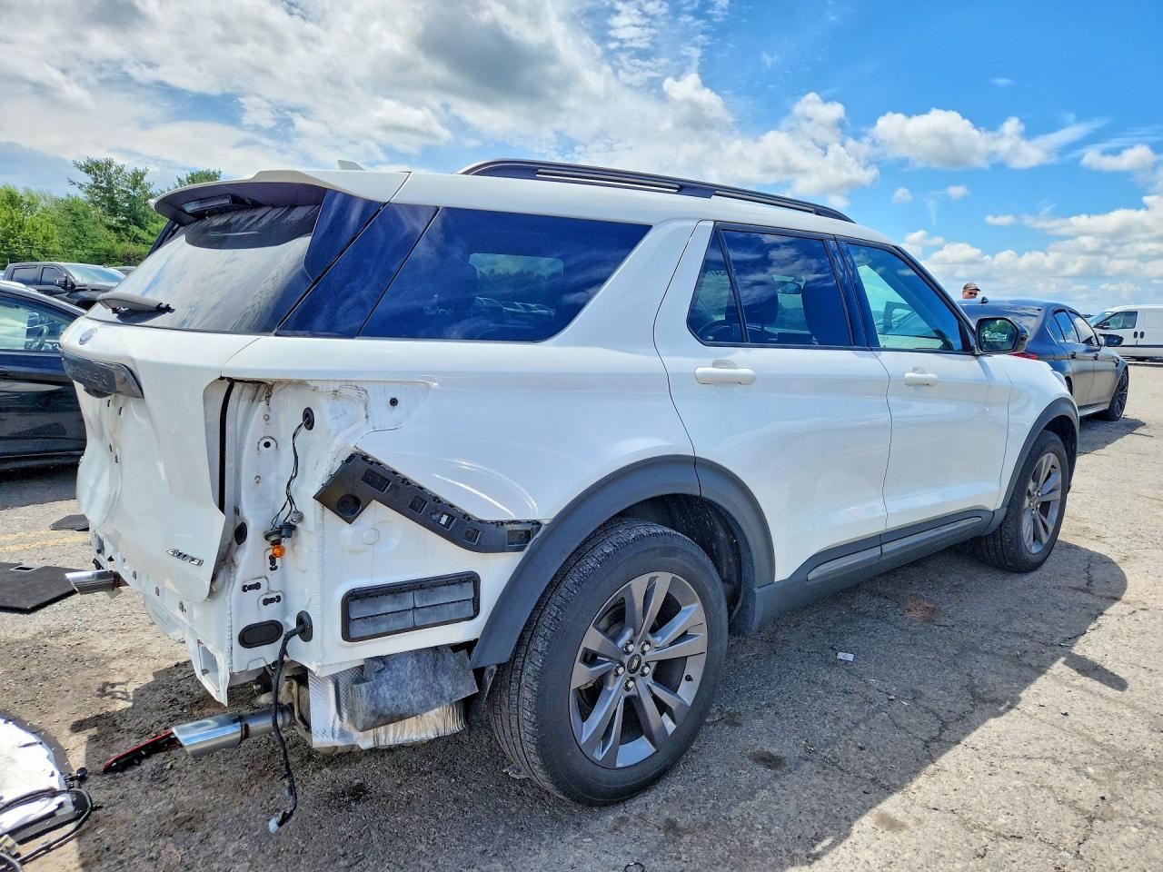 2023 Ford Explorer Xlt - Фото 3