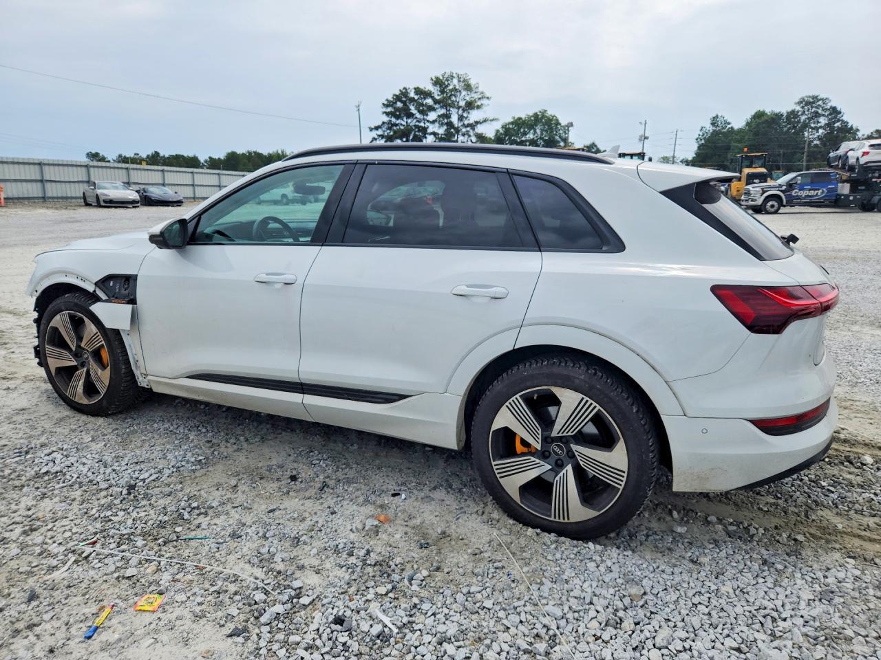 2022 Audi E-Tron Premium Plus - Image 2