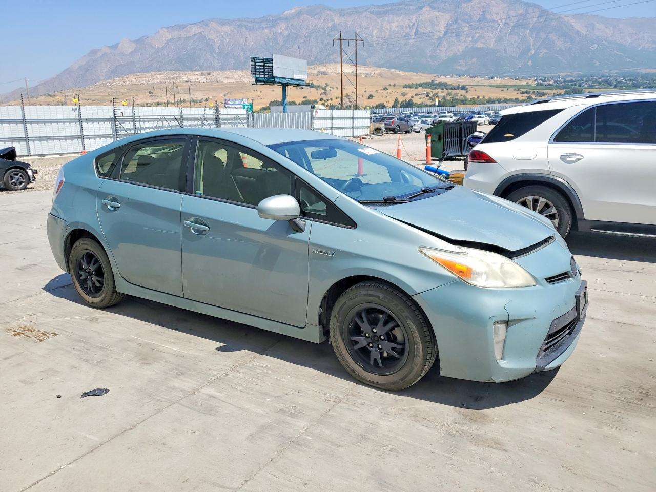 2013 Toyota Prius Two - Image 4