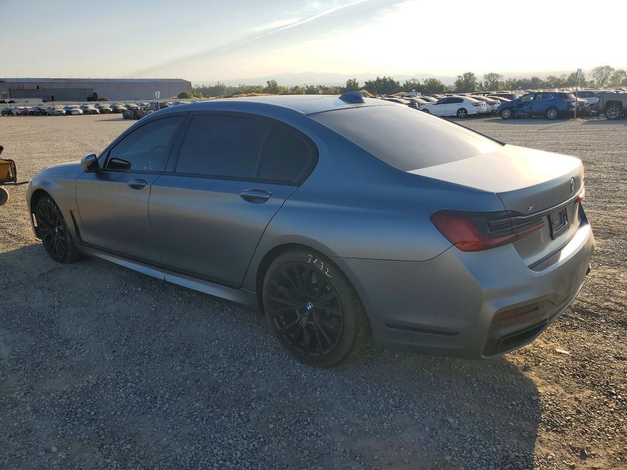 2022 BMW 750 Xi - Image 2