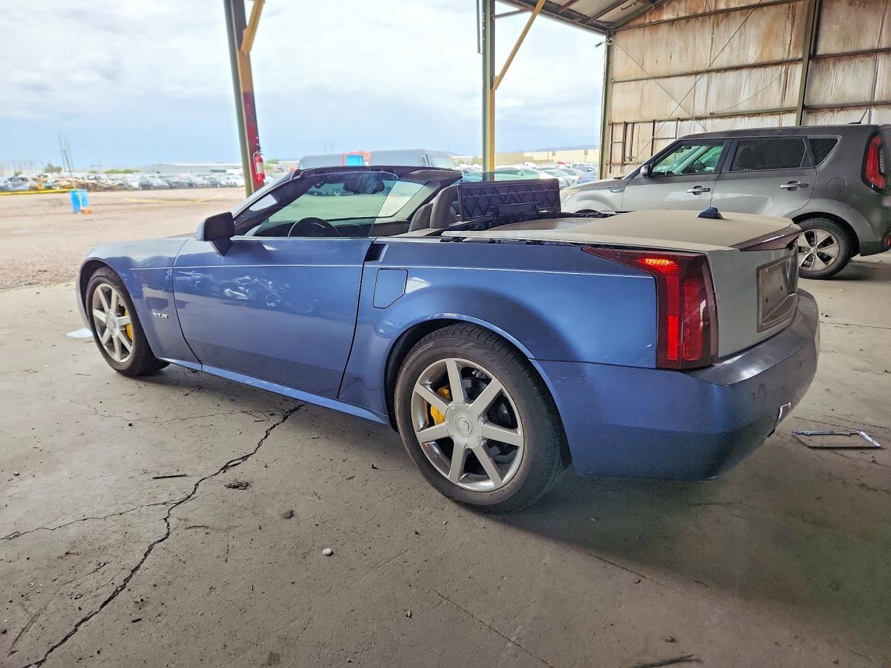 2005 Cadillac Xlr - Фото 2