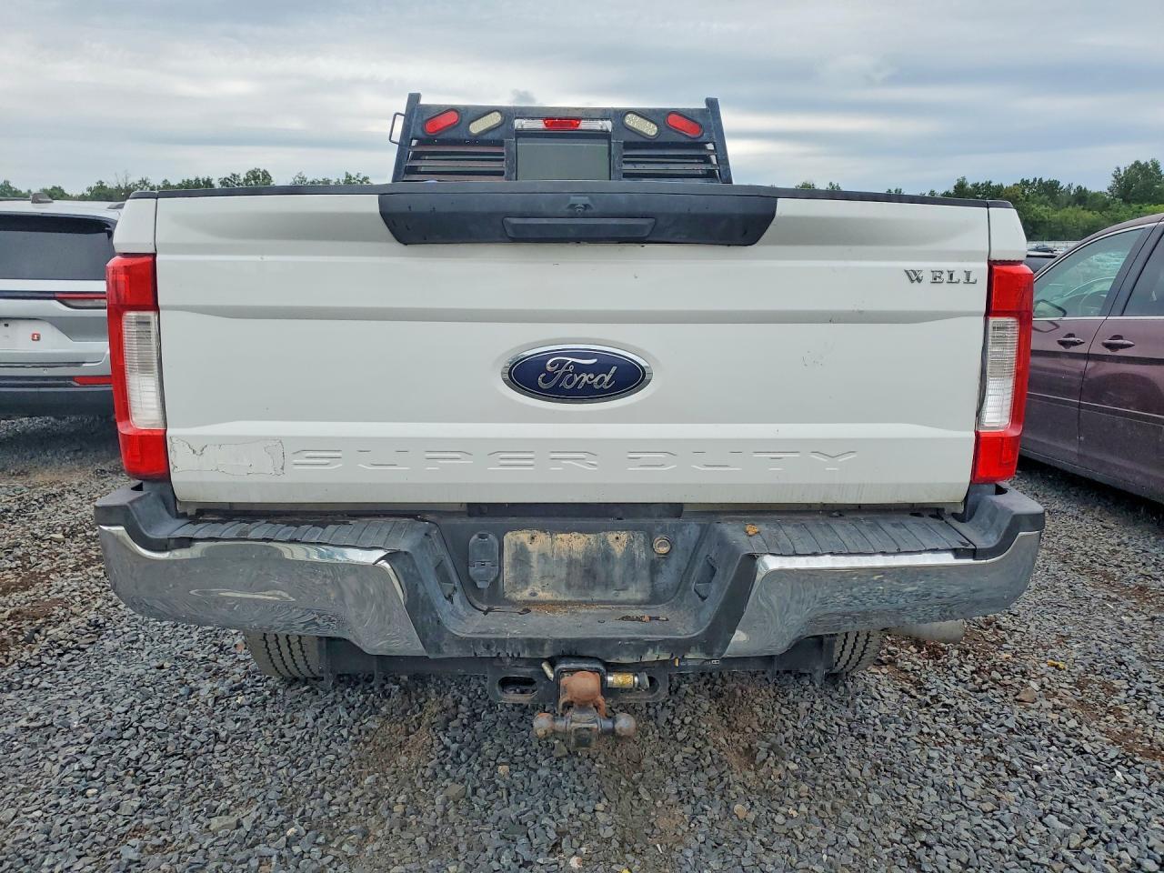 2019 Ford F350 Super Duty - Image 6