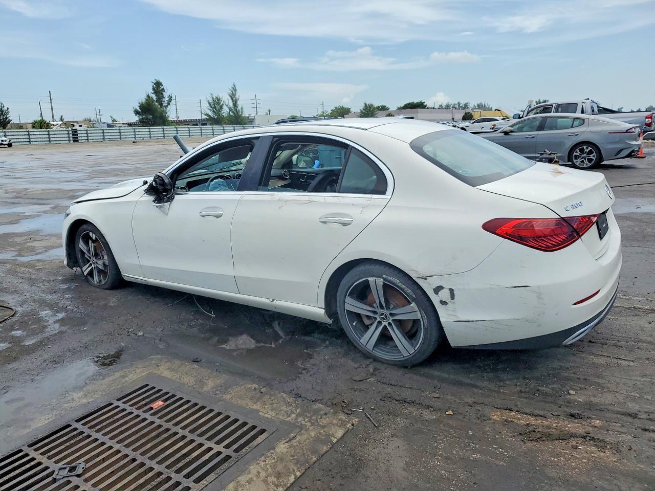2022 Mercedes-Benz C 300 - Фото 2