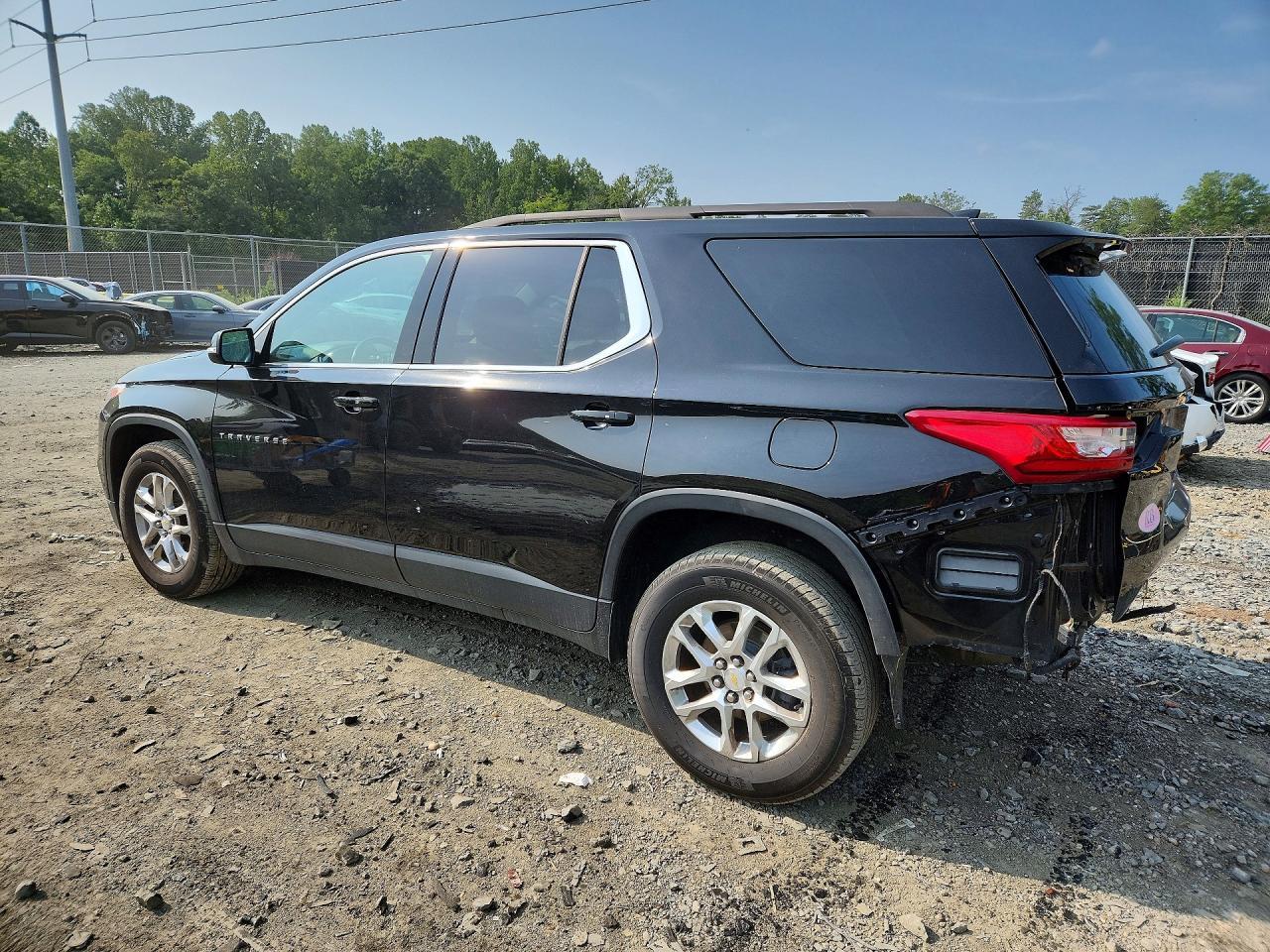 2021 Chevrolet Traverse Lt - Фото 2