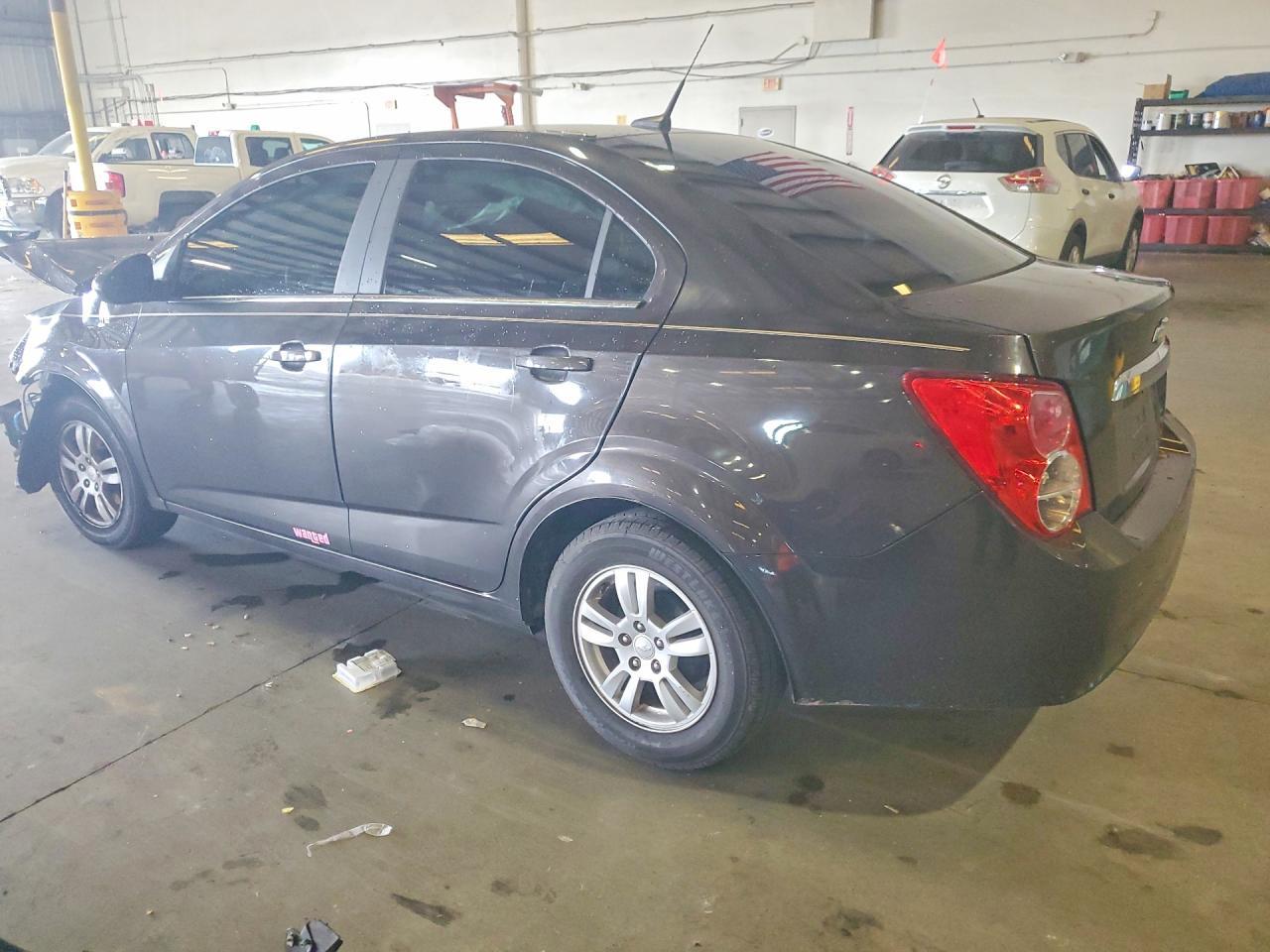 2013 Chevrolet Sonic Lt - Фото 2