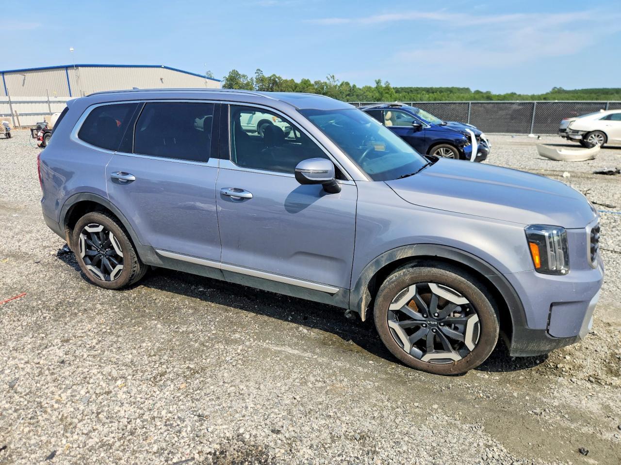 2025 Kia Telluride S - Image 4