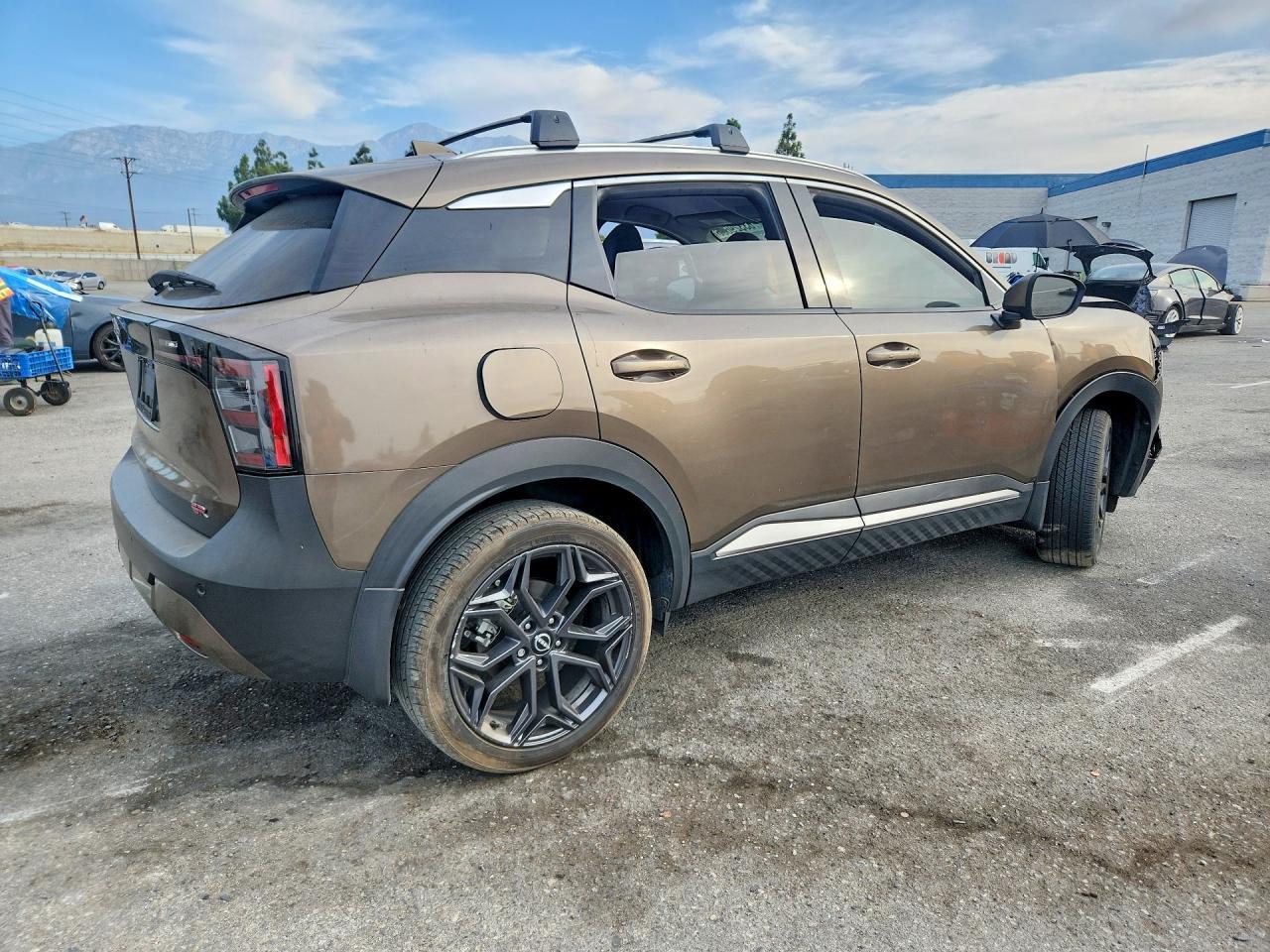 2025 Nissan Kicks Sr - Image 3