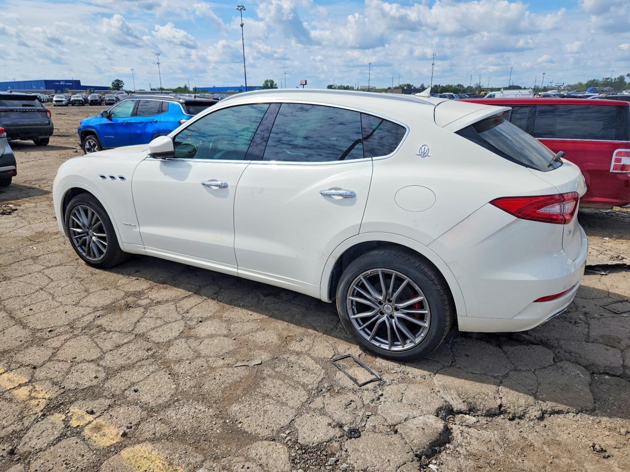2020 Maserati Levante Luxury - Фото 2