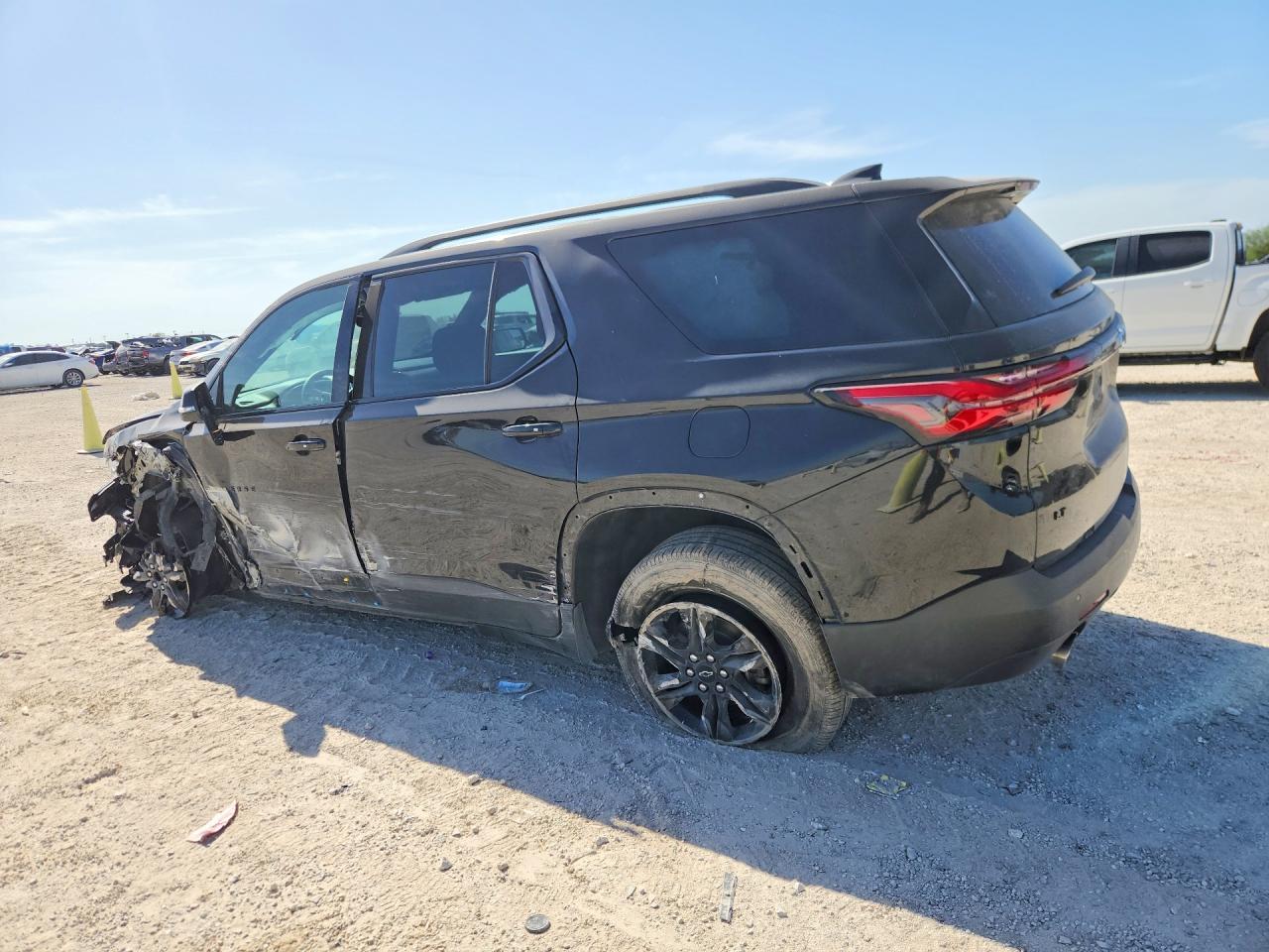 2023 Chevrolet Traverse Lt - Фото 2