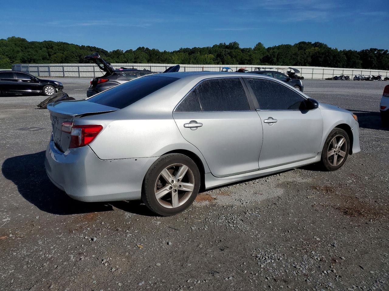 2012 Toyota Camry Se - Фото 3