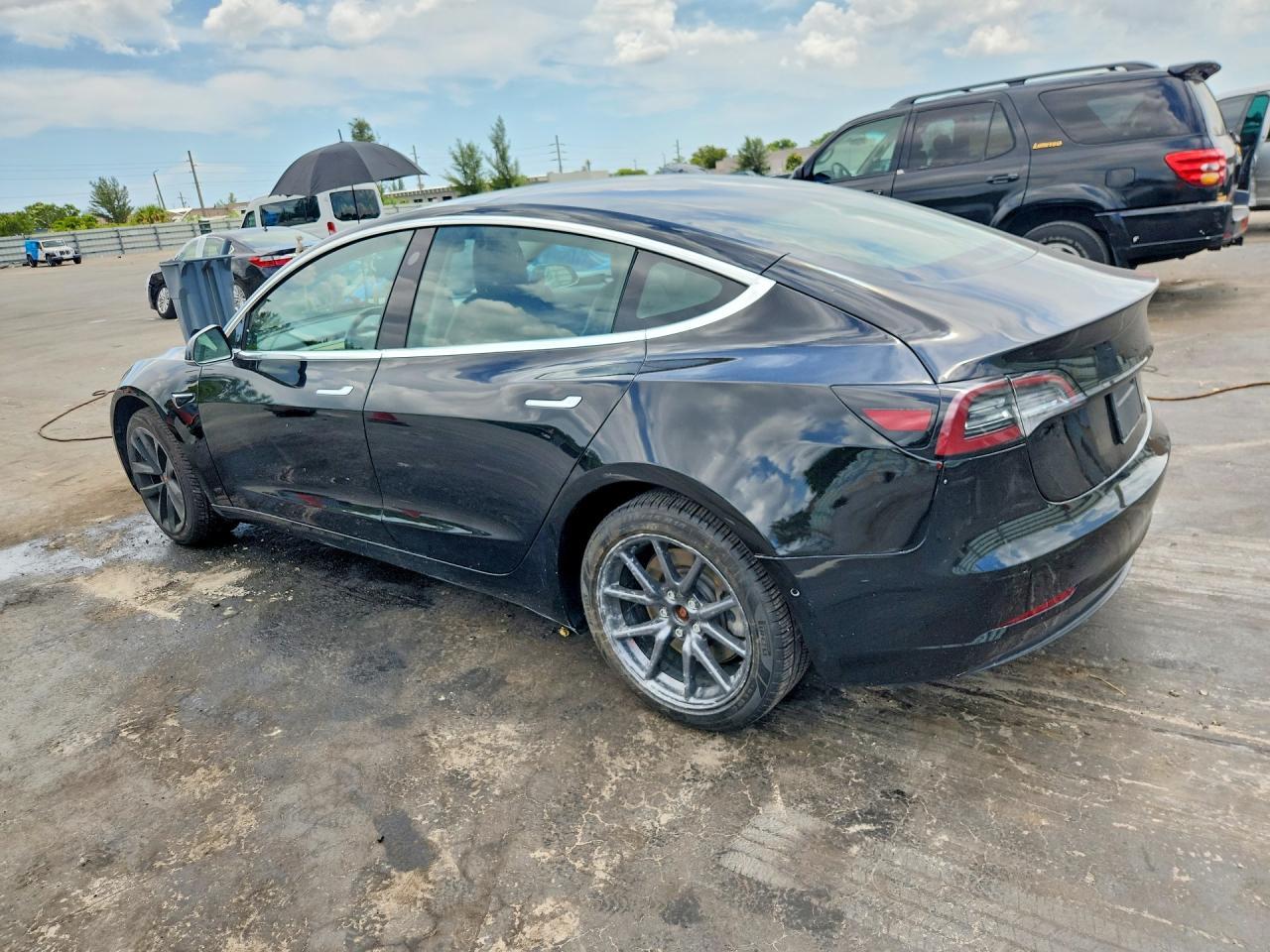 2019 Tesla Model 3 - Image 2