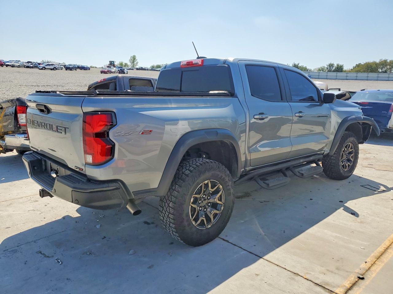 2025 Chevrolet Colorado Zr2 - Фото 3
