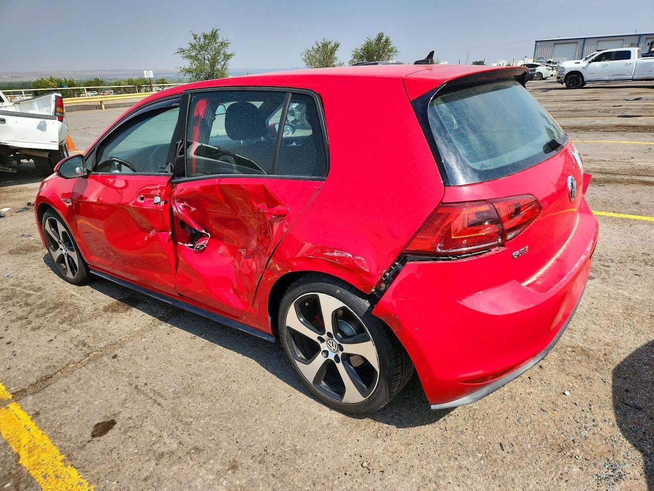 2016 Volkswagen Gti S/Se - Image 2