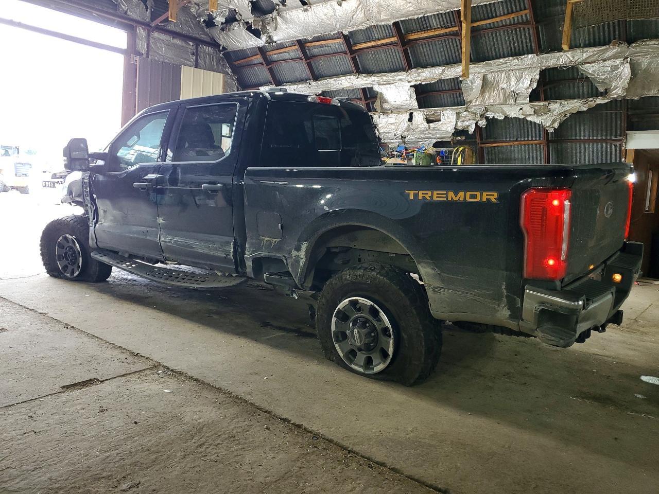 2024 Ford F250 Super Duty - Фото 2