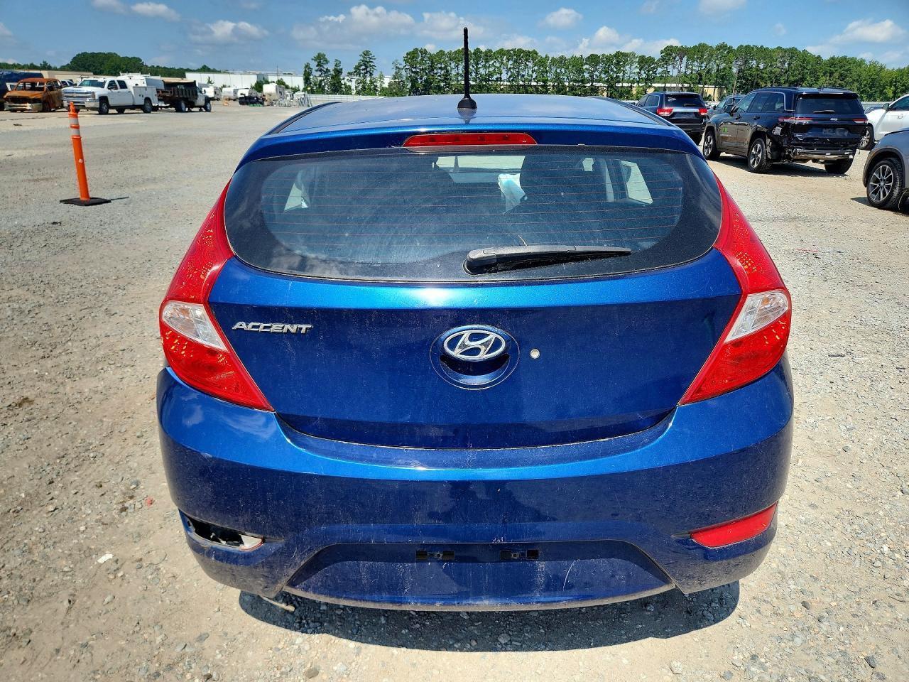 2017 Hyundai Accent Se - Фото 6