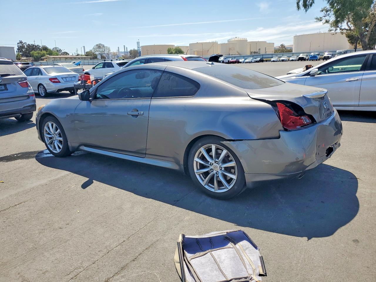 2011 Infiniti G37 Coupe Base - Image 2