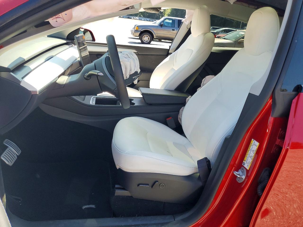 2023 Tesla Model Y - Image 7