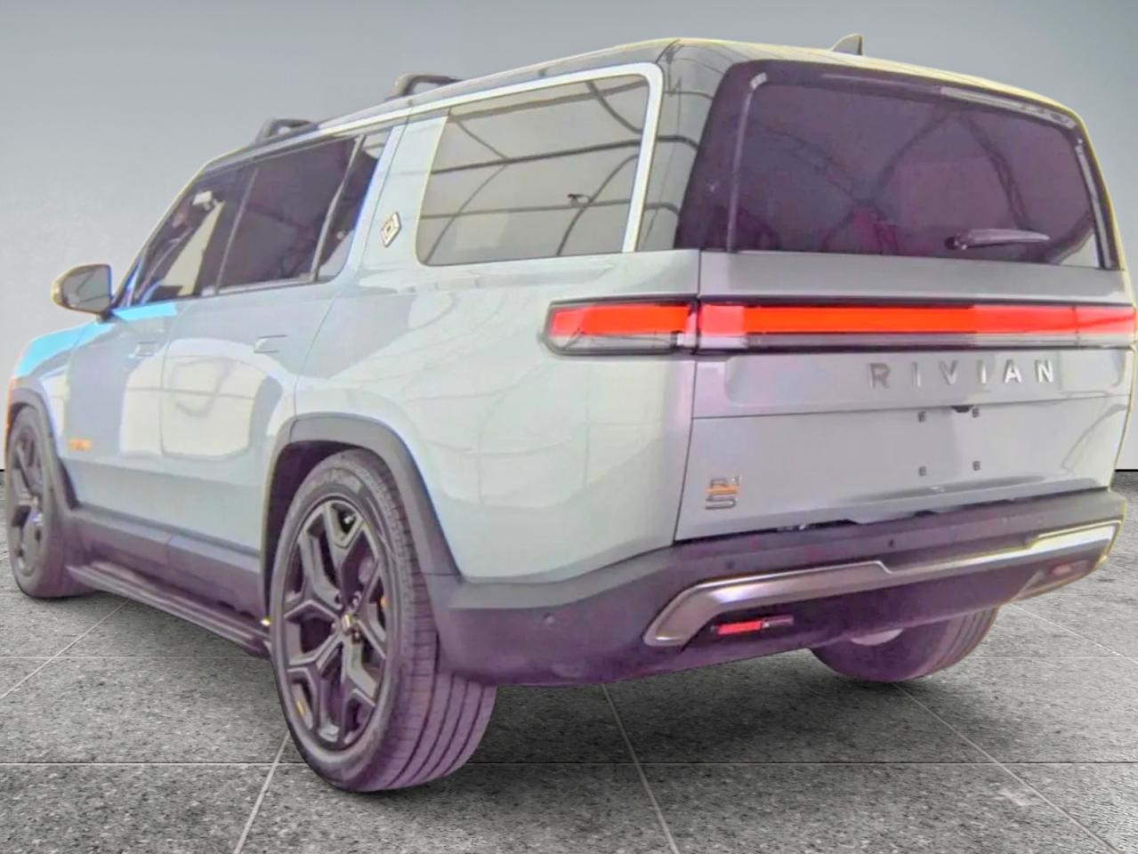 2023 Rivian R1S Adventure - Image 3