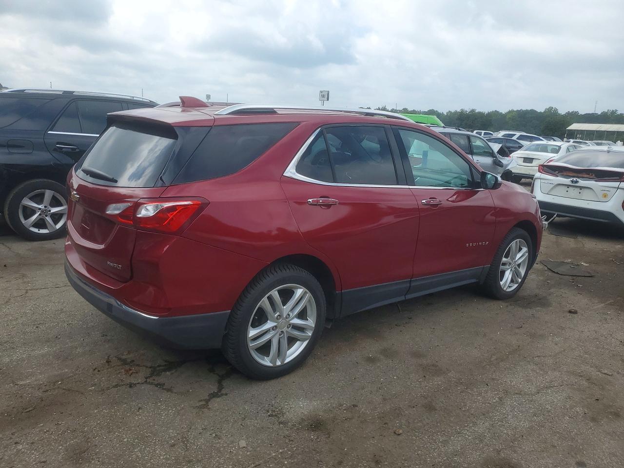 2018 Chevrolet Equinox Premier - Image 3