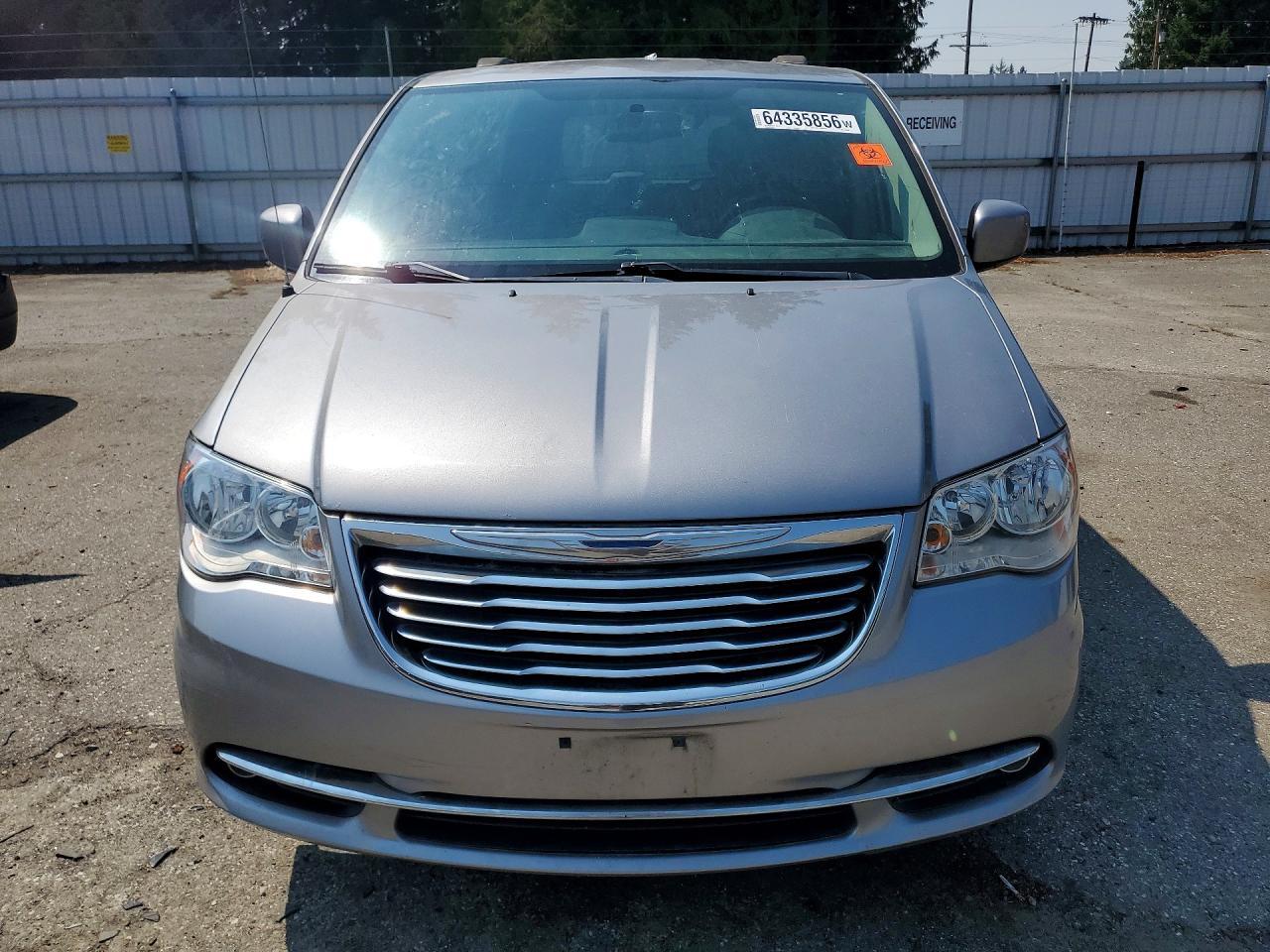 2016 Chrysler Town & Country Touring - Фото 5