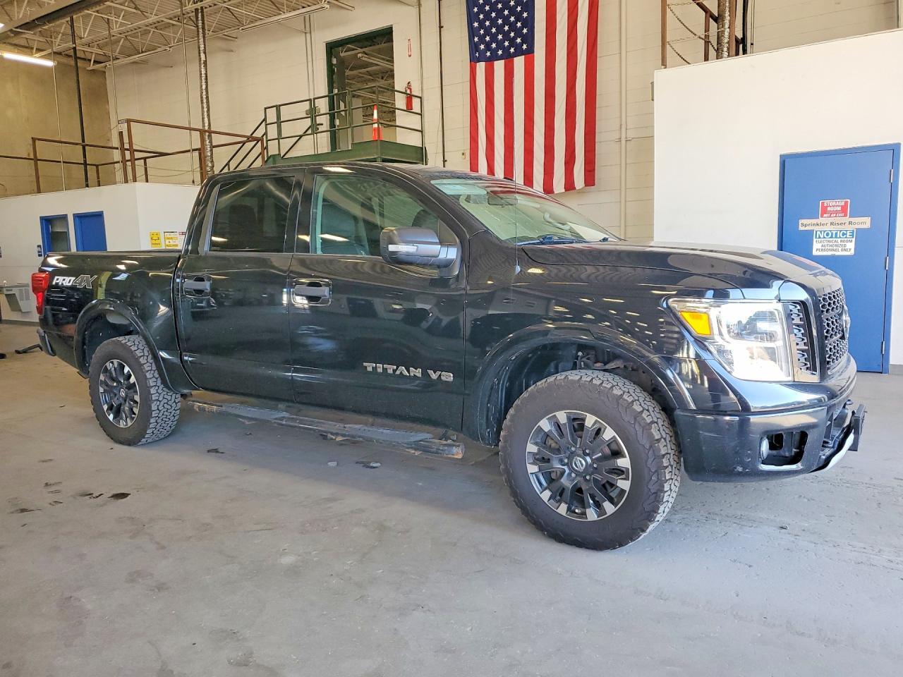 2019 Nissan Titan Pro-4X - Image 4