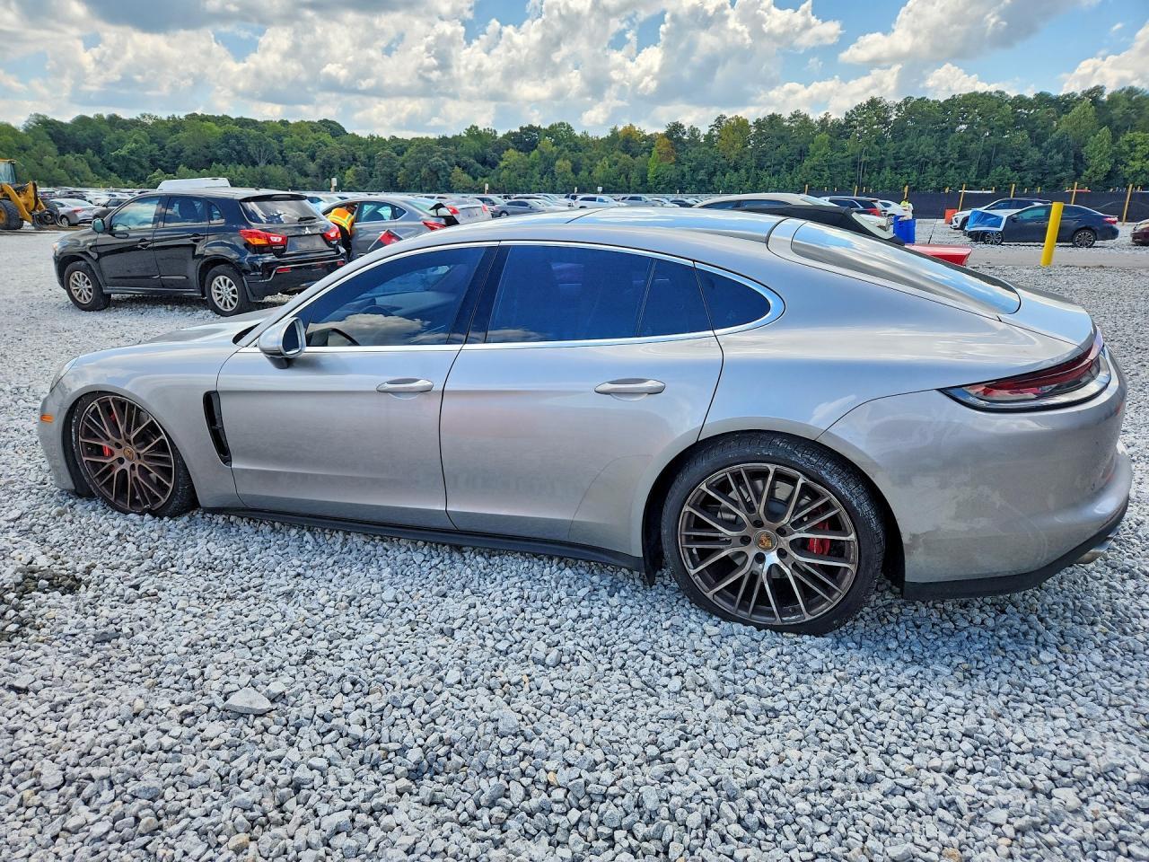 2021 Porsche Panamera 4S - Фото 2