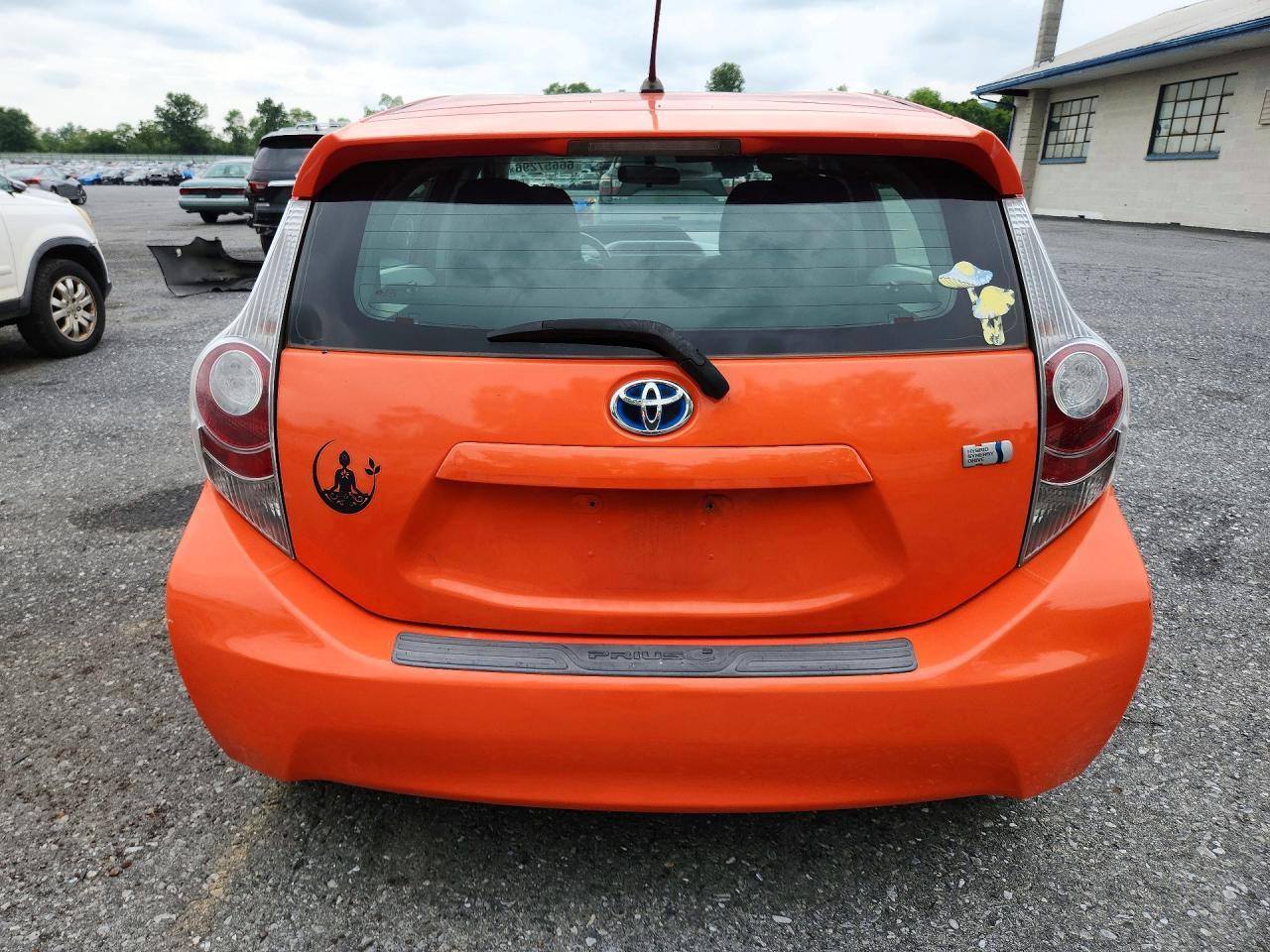 2012 Toyota Prius C Two - Image 6