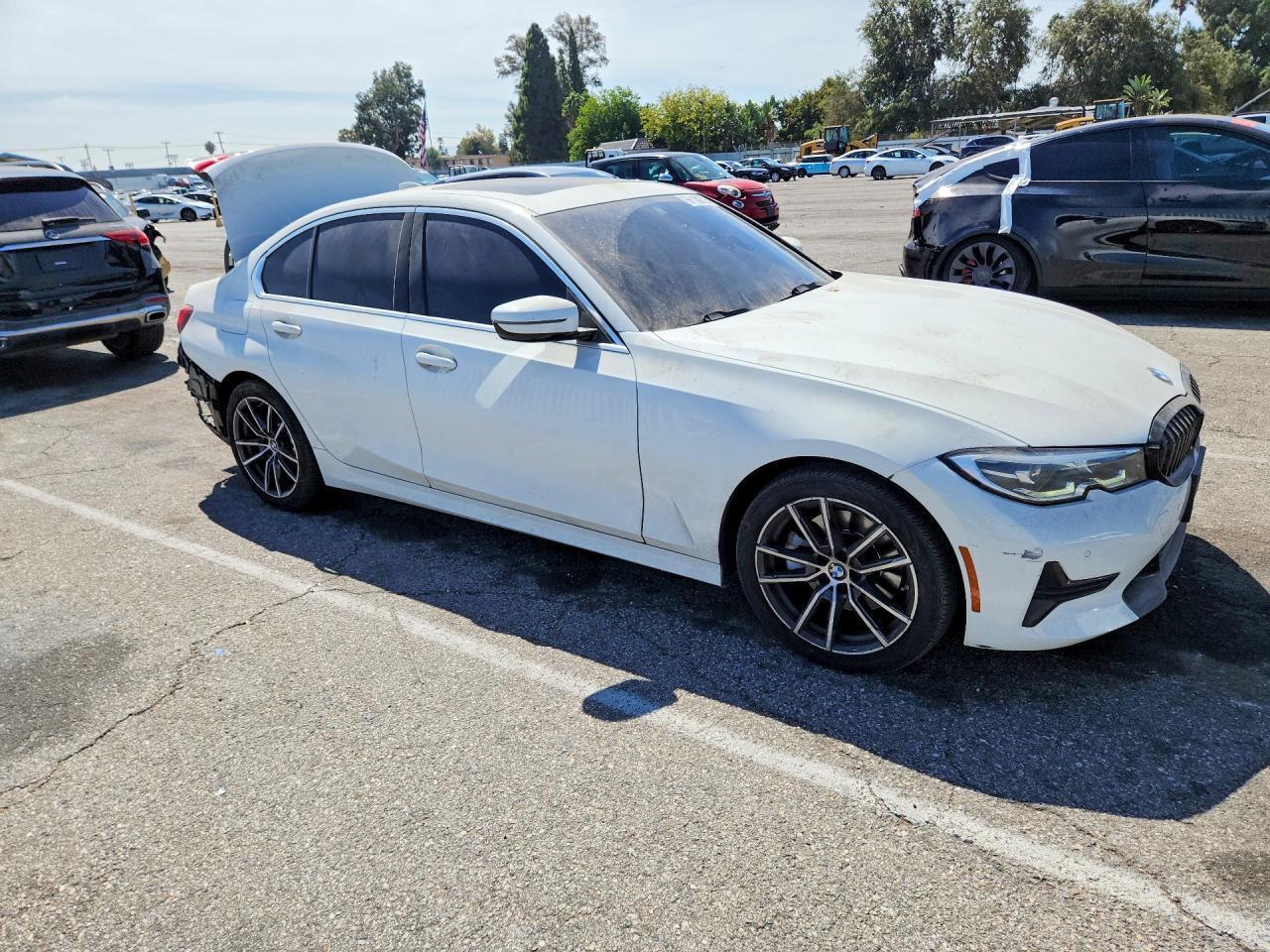 2021 BMW 330I - Фото 4