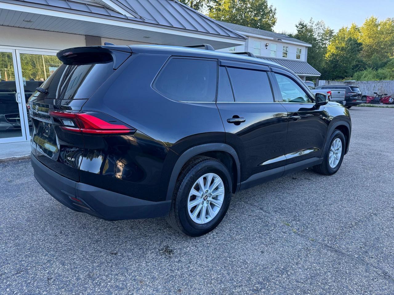 2024 Toyota Grand Highlander Hybrid Xle - Image 4
