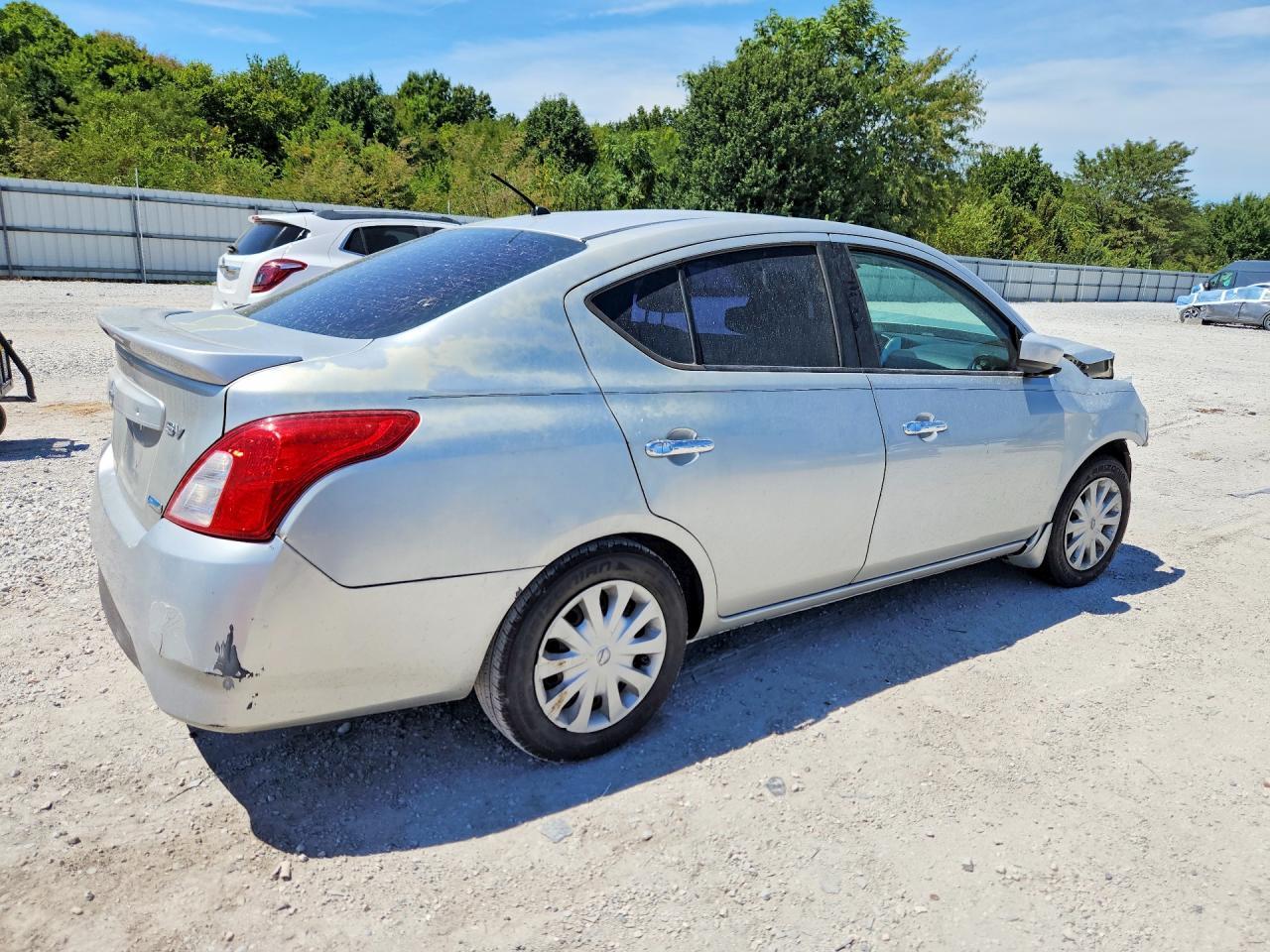 2015 Nissan Versa 1.6 Sv - Фото 3