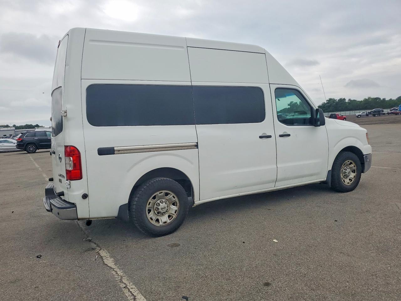 2013 Nissan Nv 2500 - Image 3
