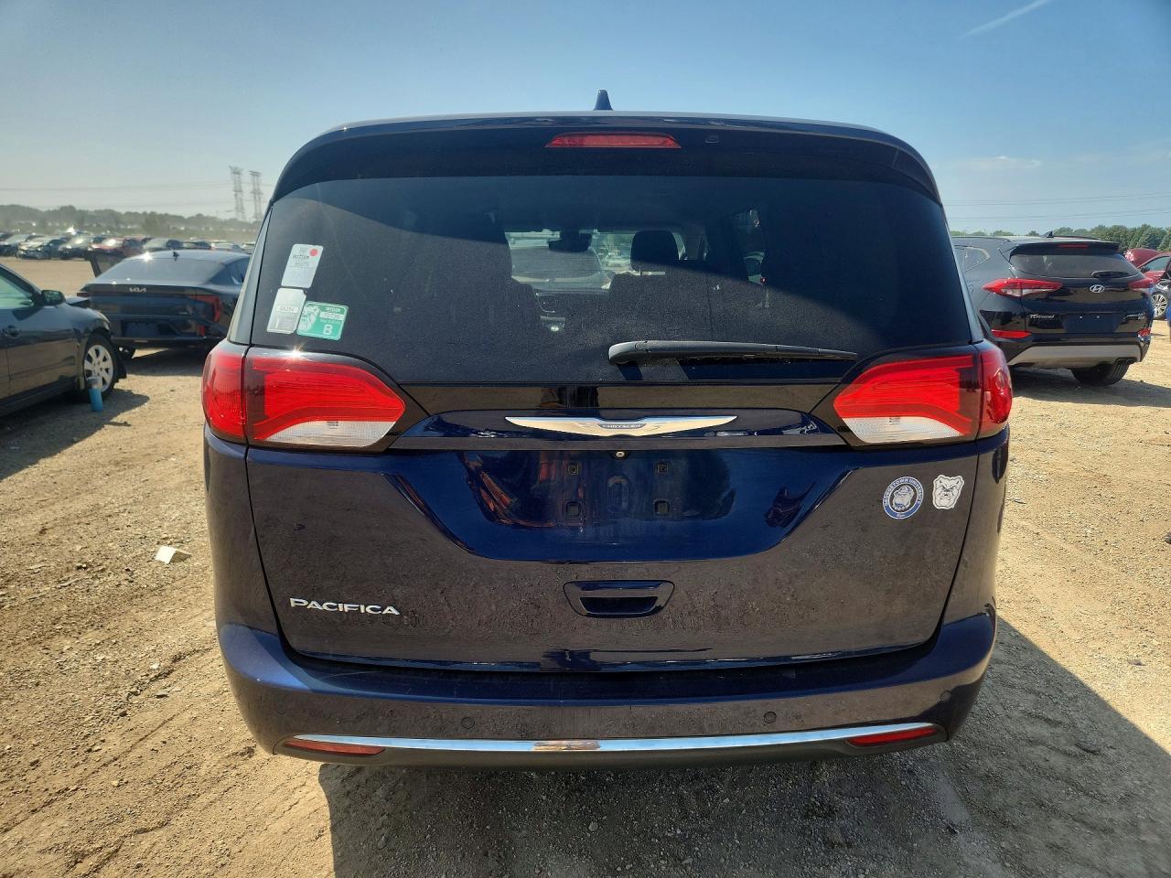 2017 Chrysler Pacifica Touring L Plus - Image 6