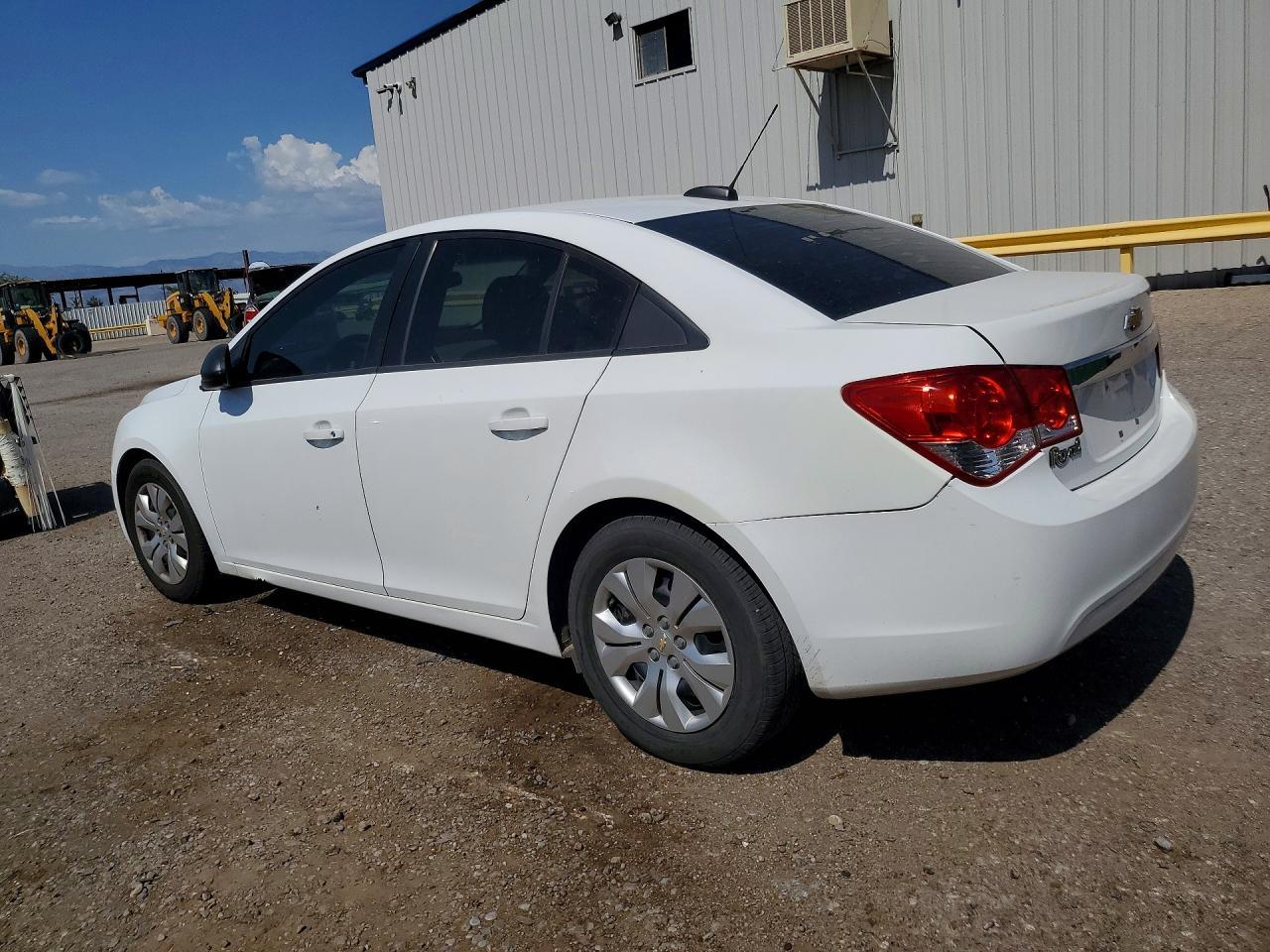 2015 Chevrolet Cruze Ls - Фото 2