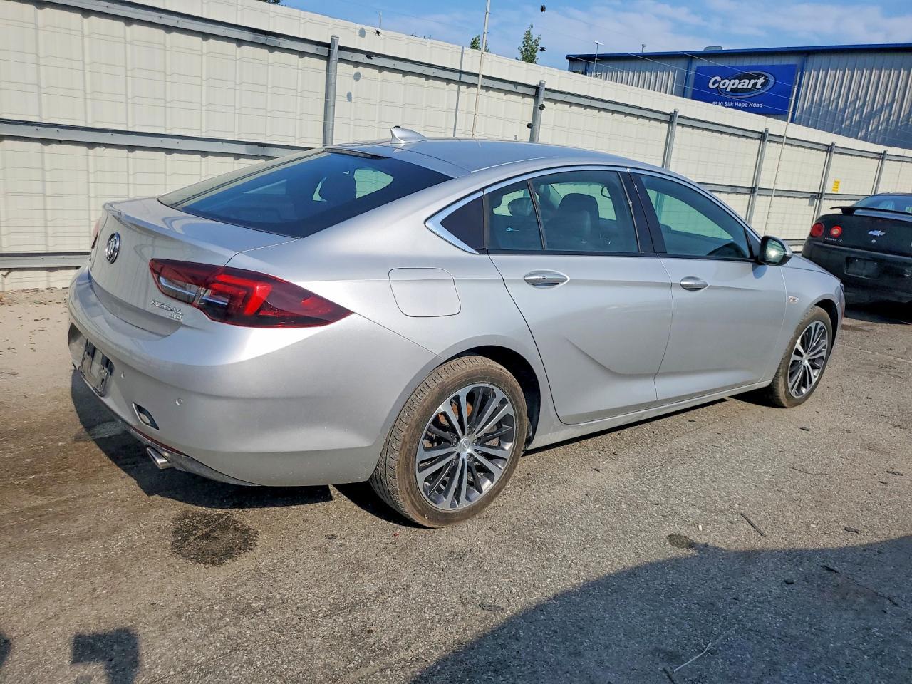 2018 Buick Regal Essence - Фото 3