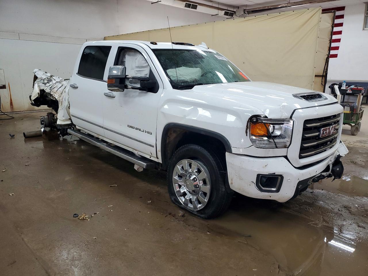 2016 GMC Sierra K2500 Denali - Image 4