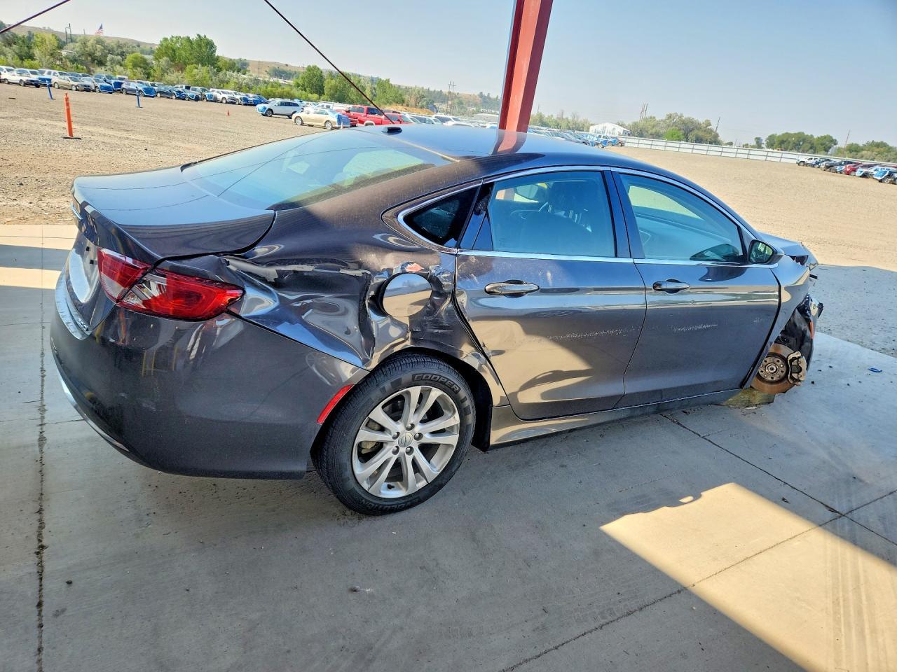 2015 Chrysler 200 Limited - Image 3