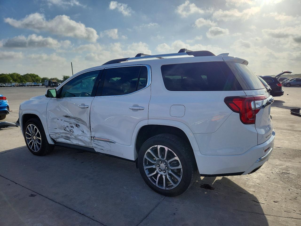 2023 GMC Acadia Denali - Фото 2