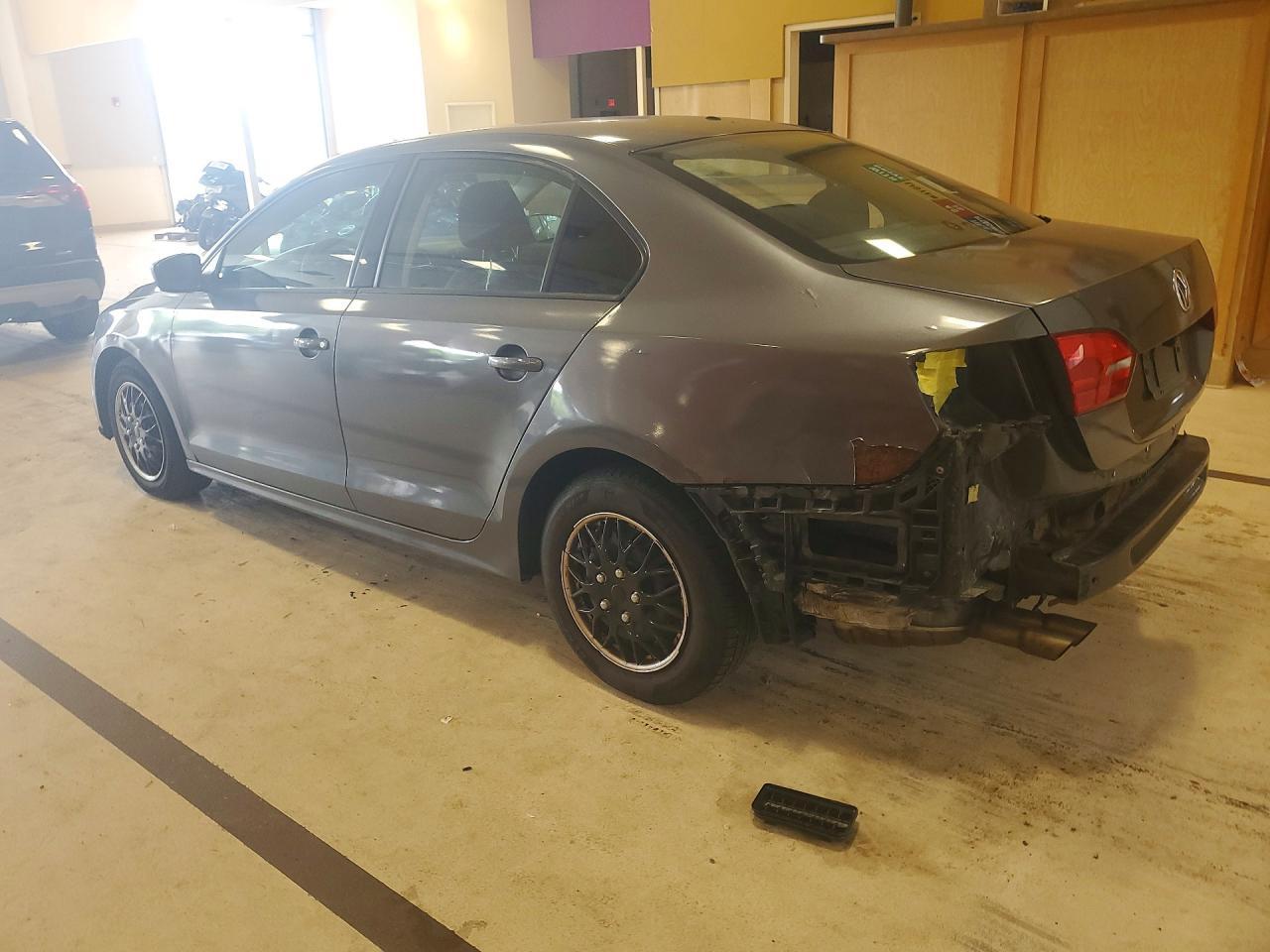 2013 Volkswagen Jetta Base - Фото 2